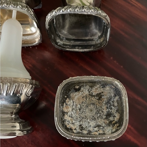 Vintage Grenadier Silver Plated Salt & Pepper Shakers - Picture 11 of 15